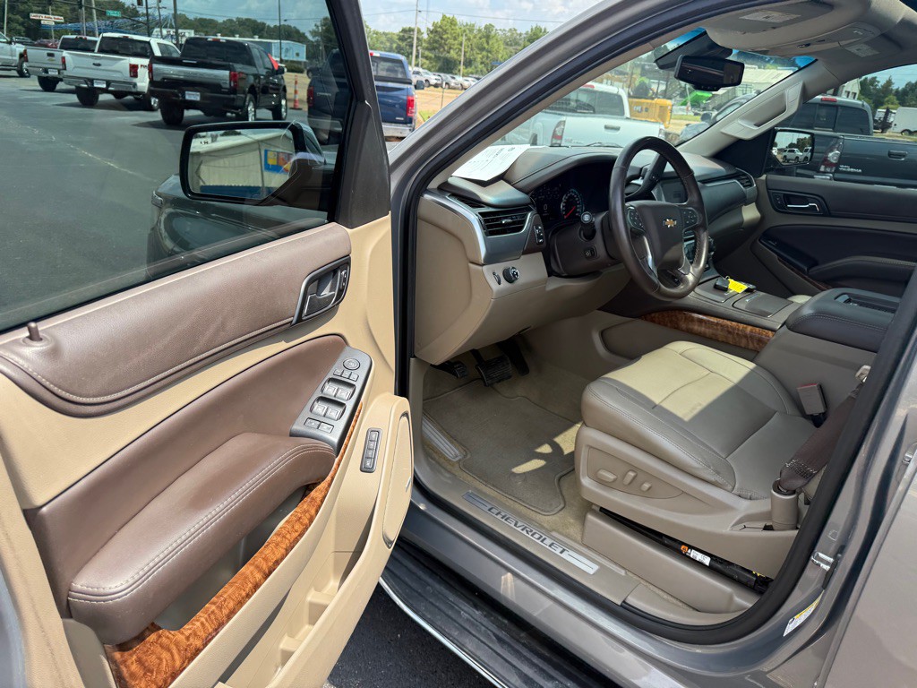 2017 Chevrolet Suburban Image 20