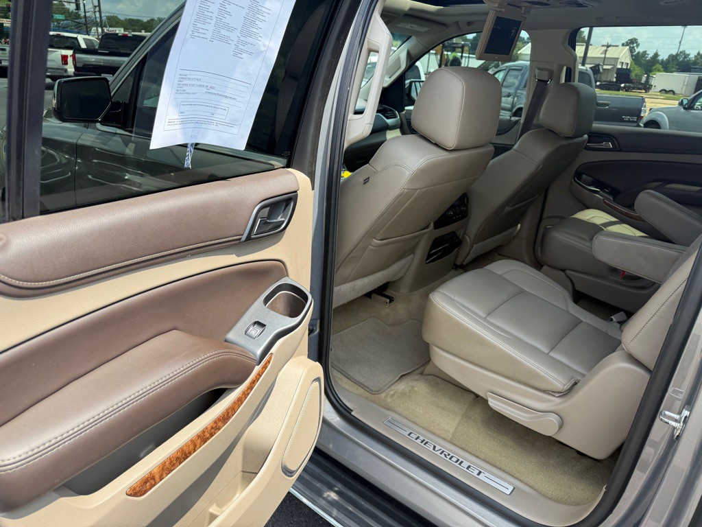 2017 Chevrolet Suburban Image 21