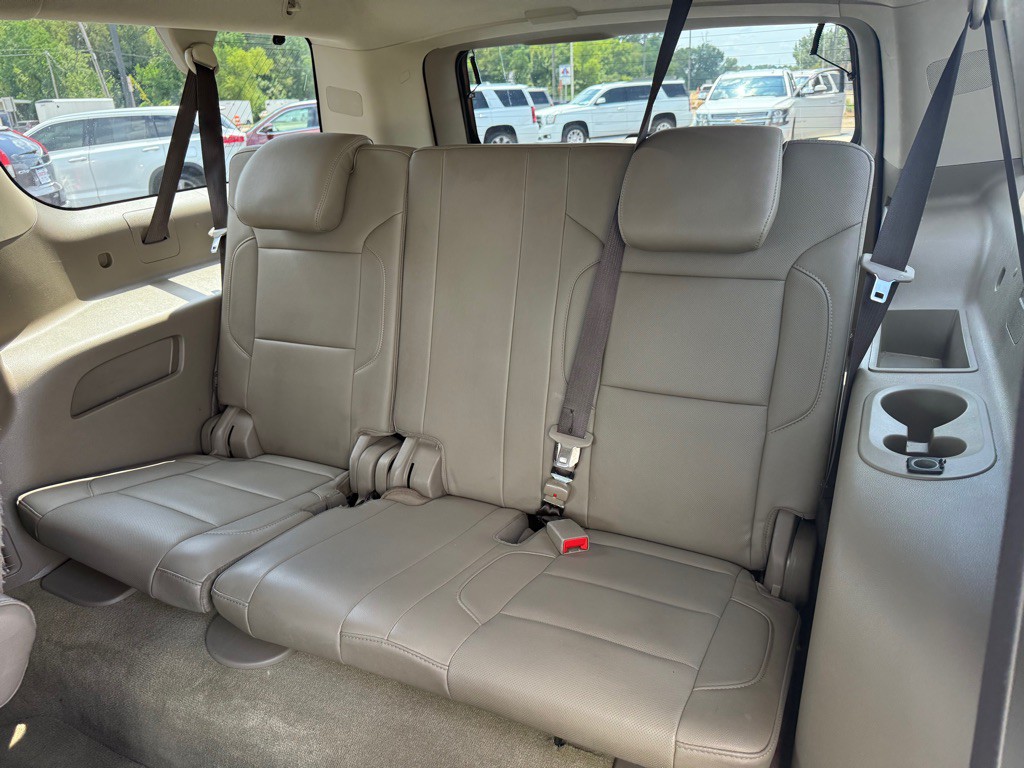2017 Chevrolet Suburban Image 23