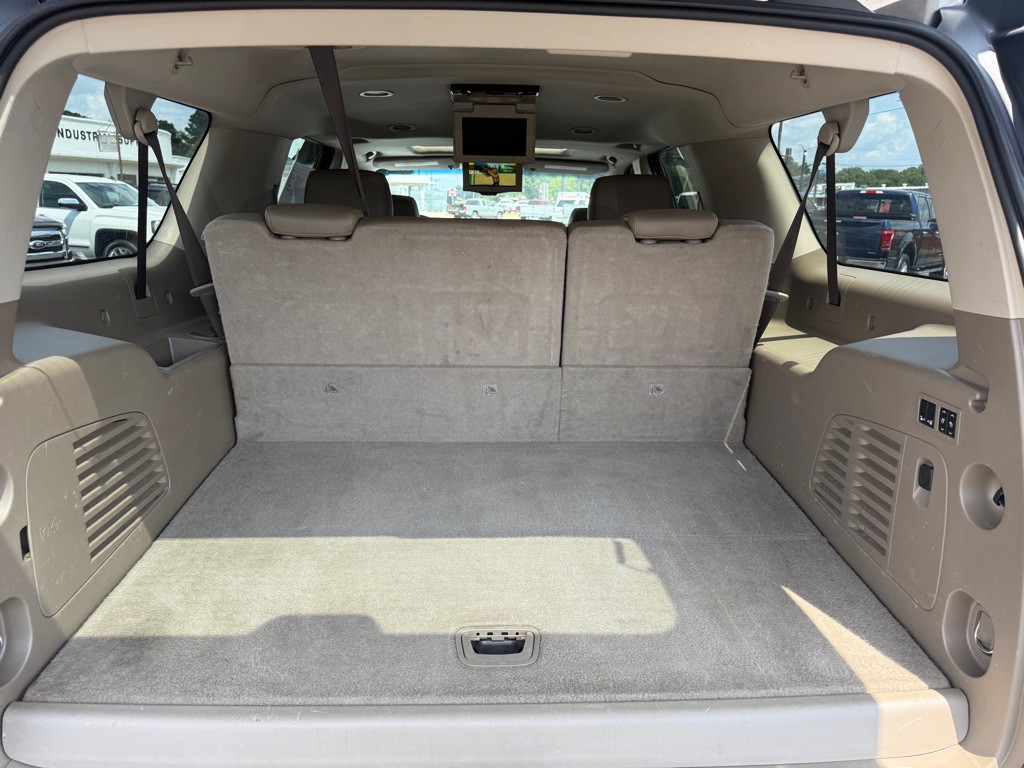 2017 Chevrolet Suburban Image 24
