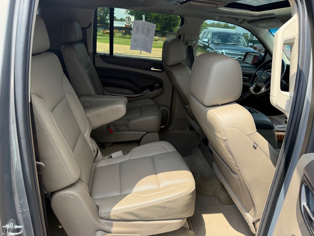 2017 Chevrolet Suburban Image 27