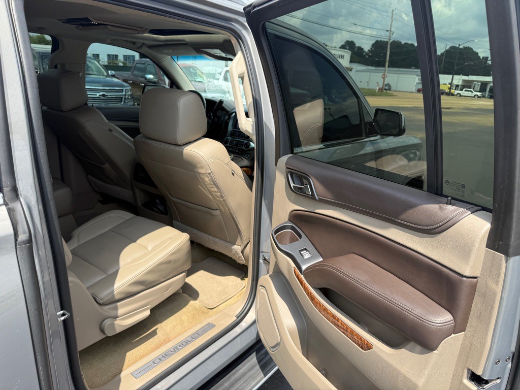 2017 Chevrolet Suburban Image 28