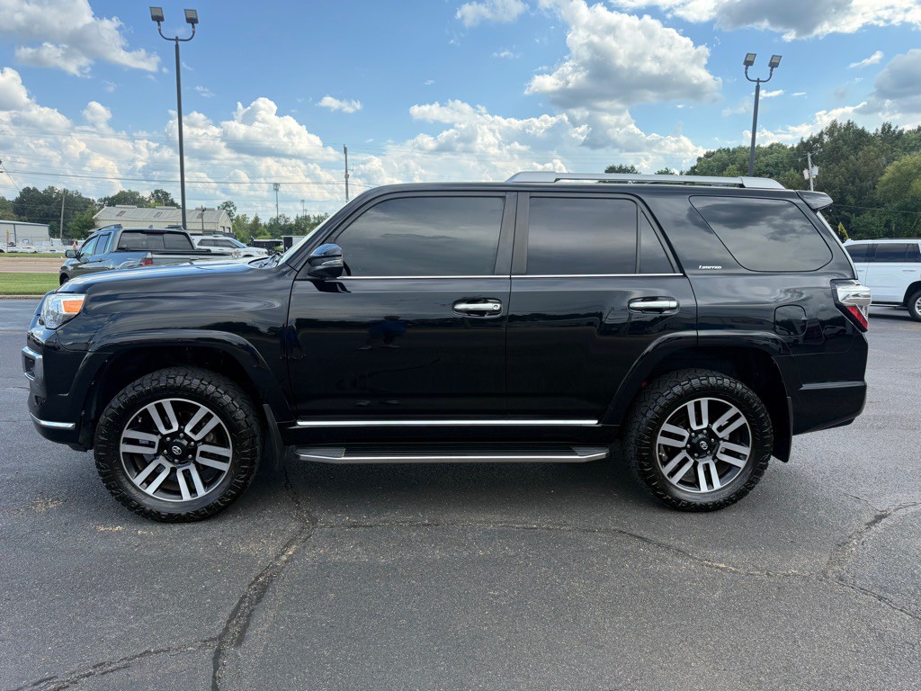 2019 Toyota 4Runner Image 2