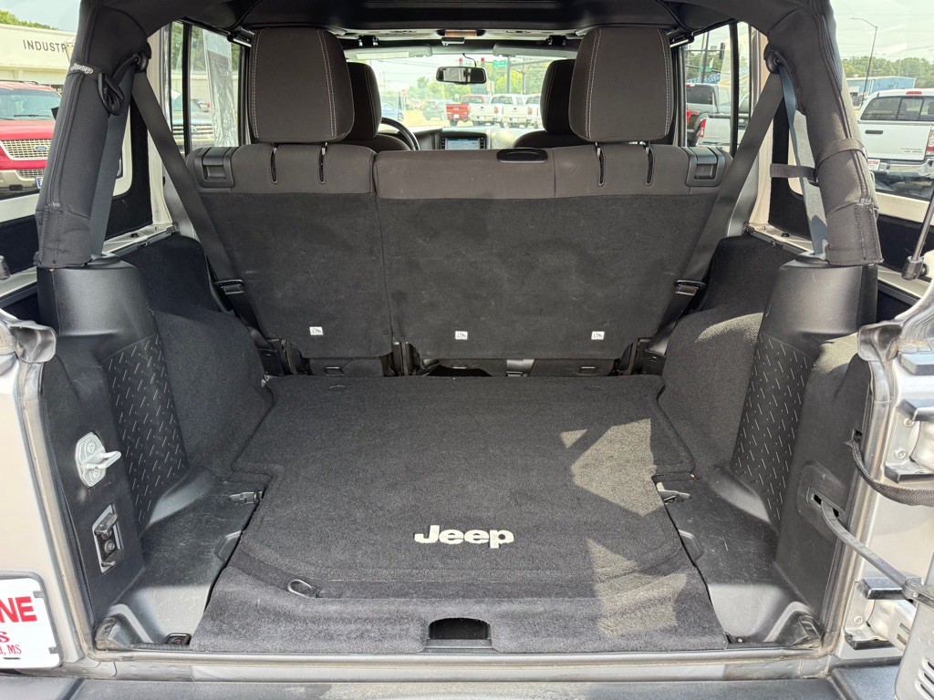 2015 Jeep Wrangler Unlimited Image 25