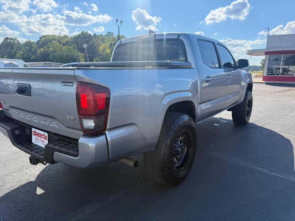 2018 Toyota Tacoma Image 5