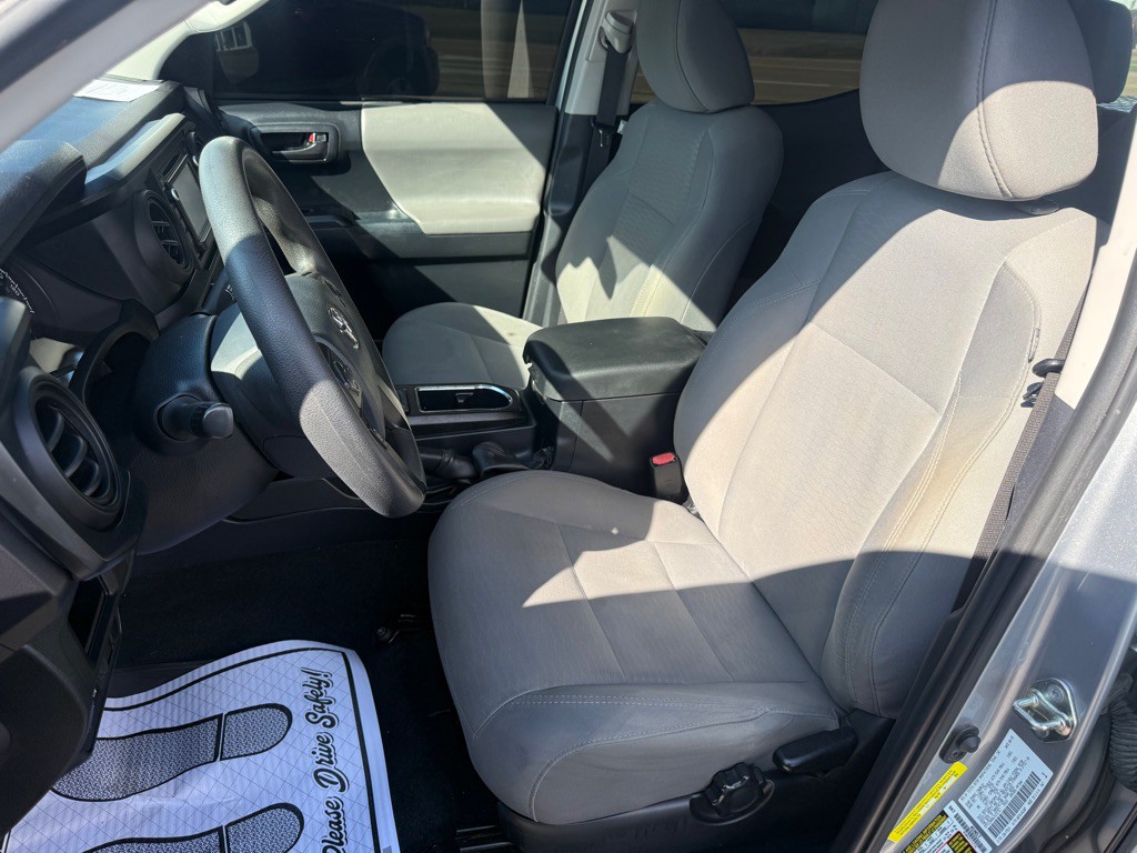 2018 Toyota Tacoma Image 17