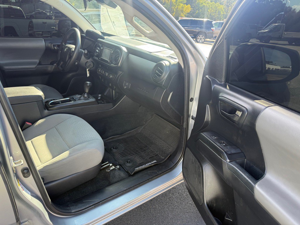 2018 Toyota Tacoma Image 23