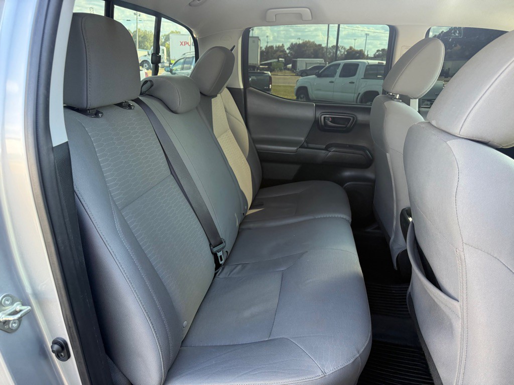 2018 Toyota Tacoma Image 24