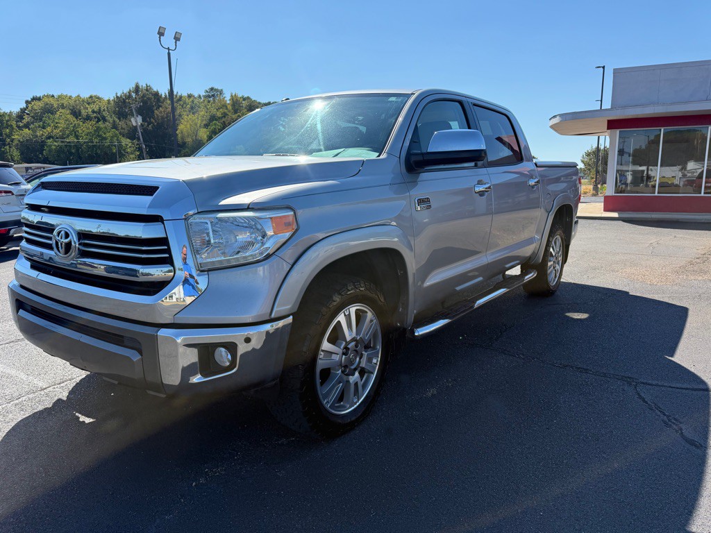 2016 Toyota Tundra Image 1