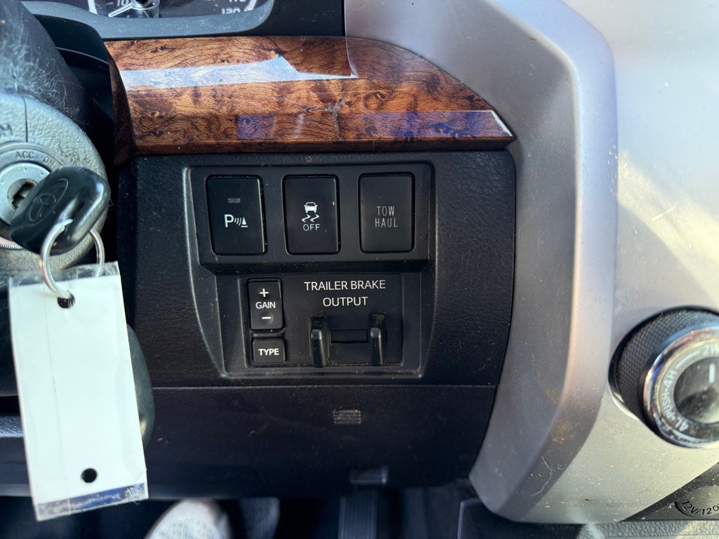 2016 Toyota Tundra Image 16