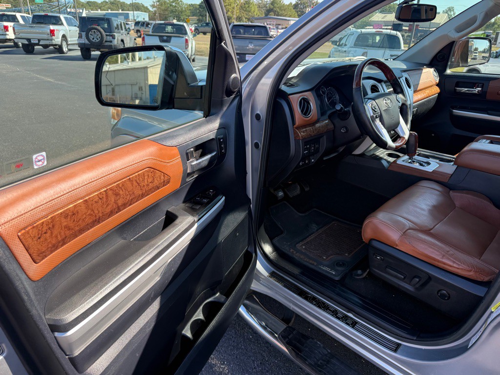 2016 Toyota Tundra Image 20