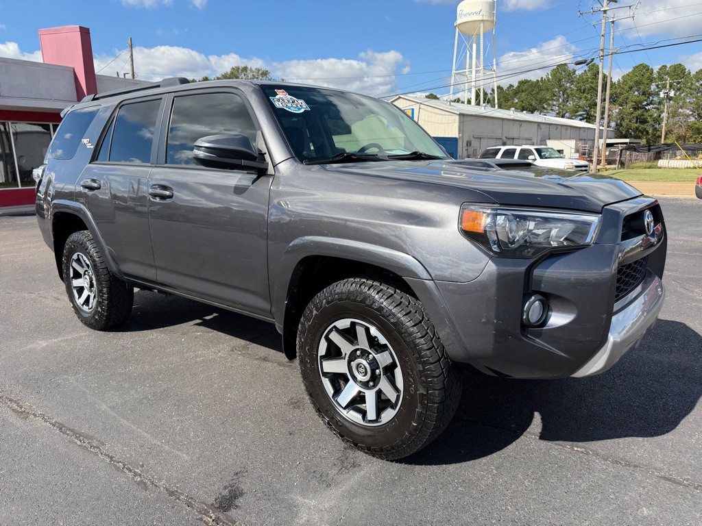 2019 Toyota 4Runner Image 2