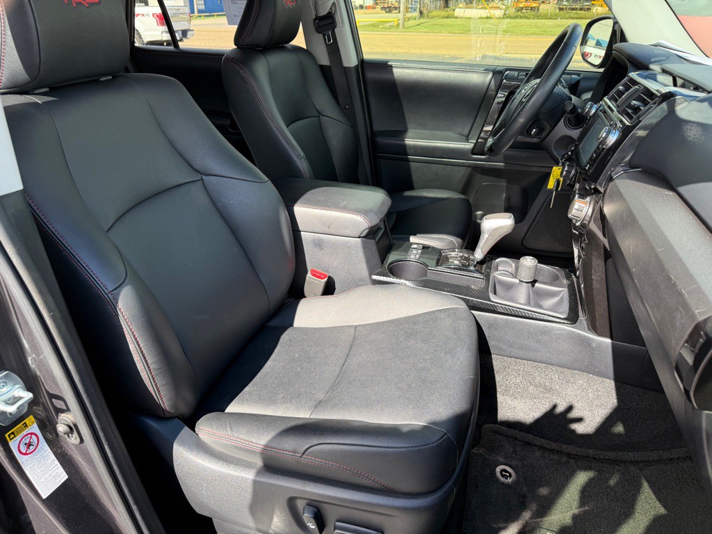 2019 Toyota 4Runner Image 30