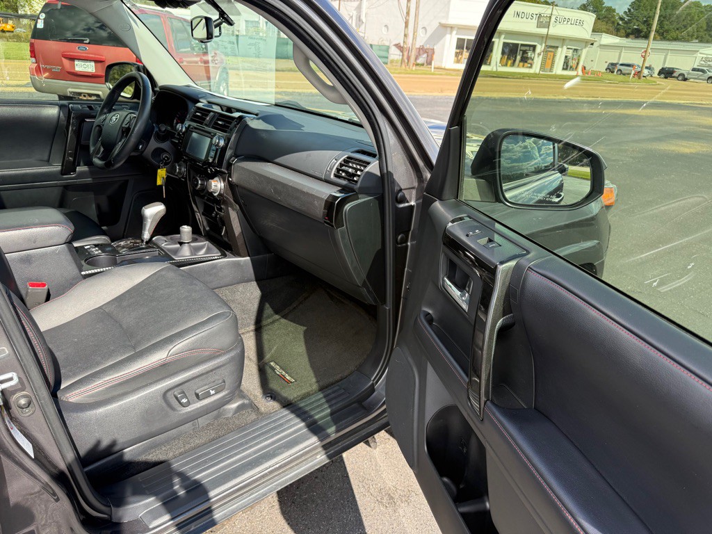 2019 Toyota 4Runner Image 31