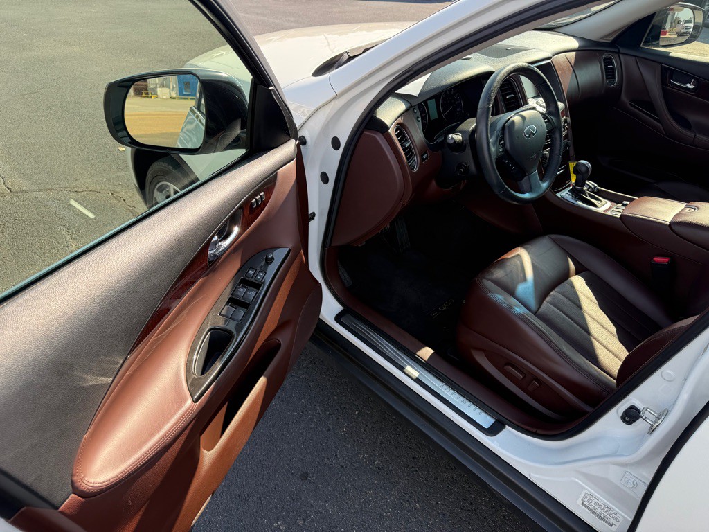 2017 INFINITI QX50 Image 17