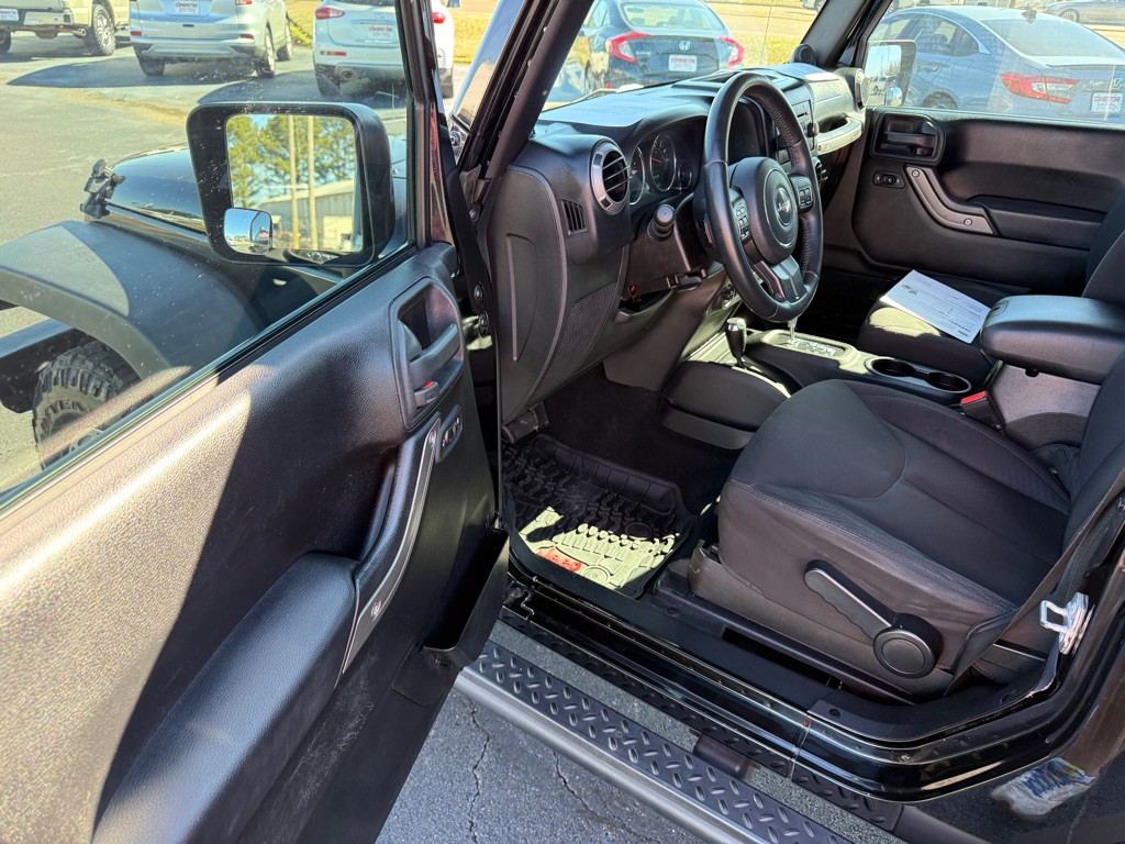 2014 Jeep Wrangler Image 16