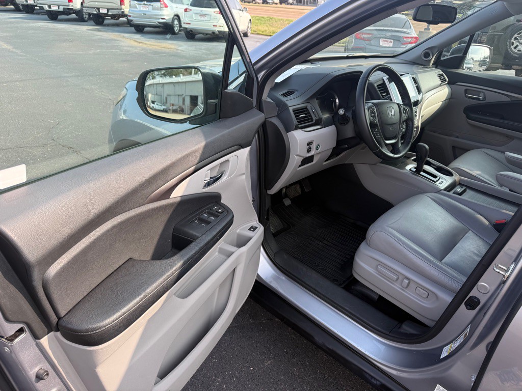 2016 Honda Pilot Image 17