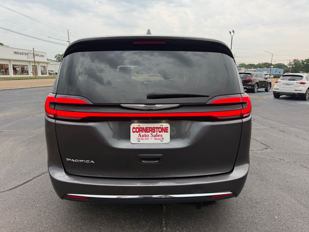 2022 Chrysler Pacifica Image 4