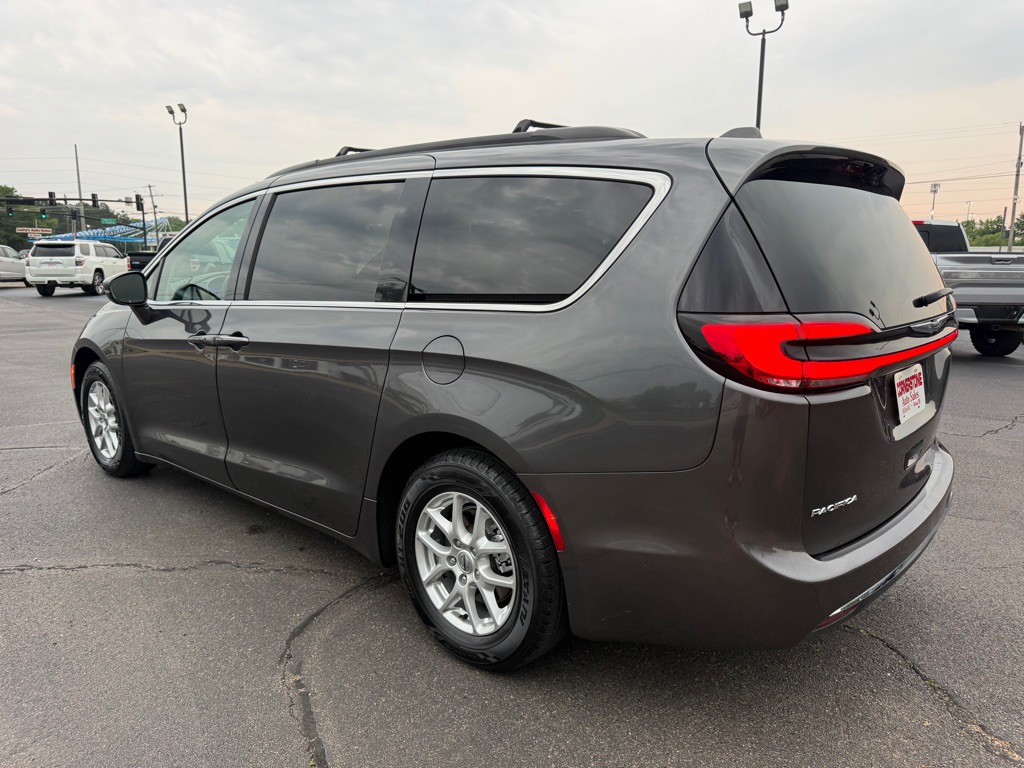 2022 Chrysler Pacifica Image 5