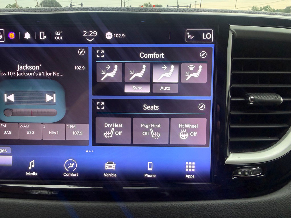 2022 Chrysler Pacifica Image 10