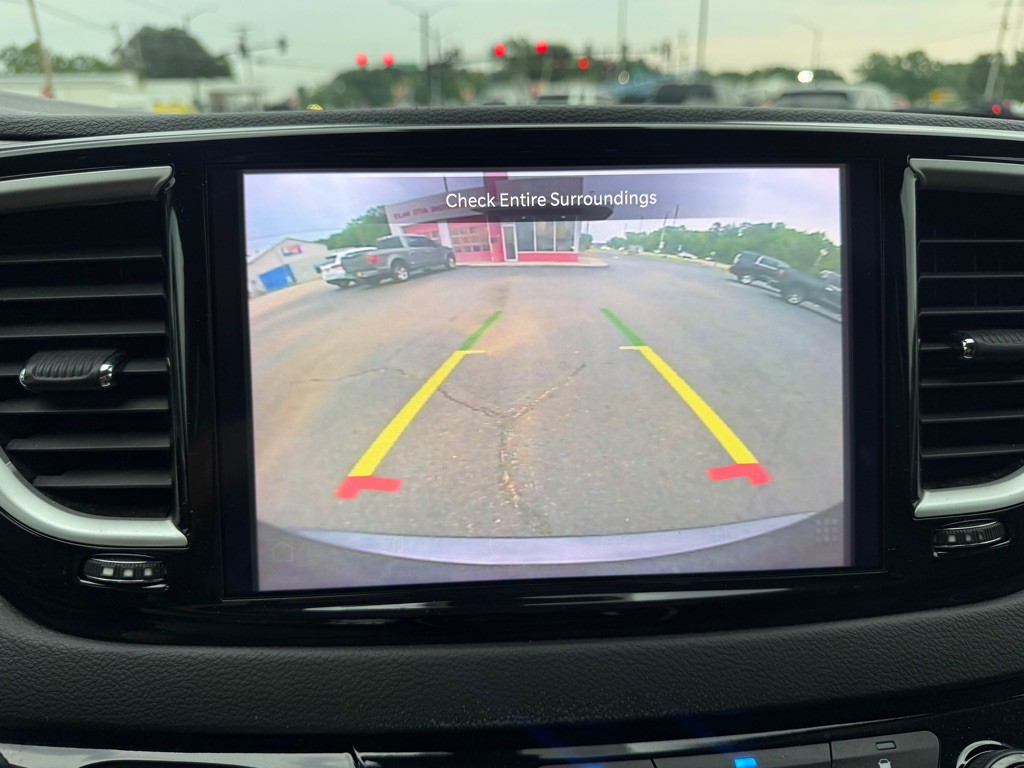 2022 Chrysler Pacifica Image 11