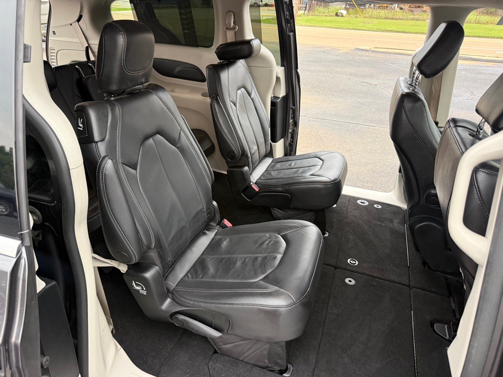 2022 Chrysler Pacifica Image 16