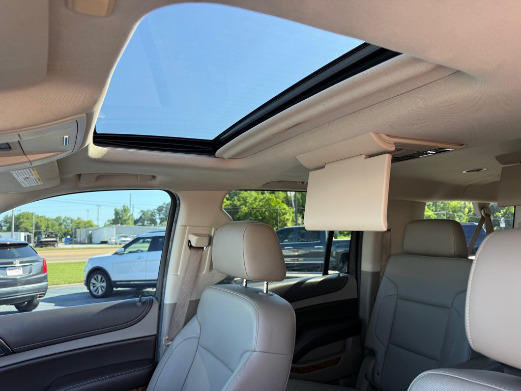 2016 Chevrolet Suburban Image 15