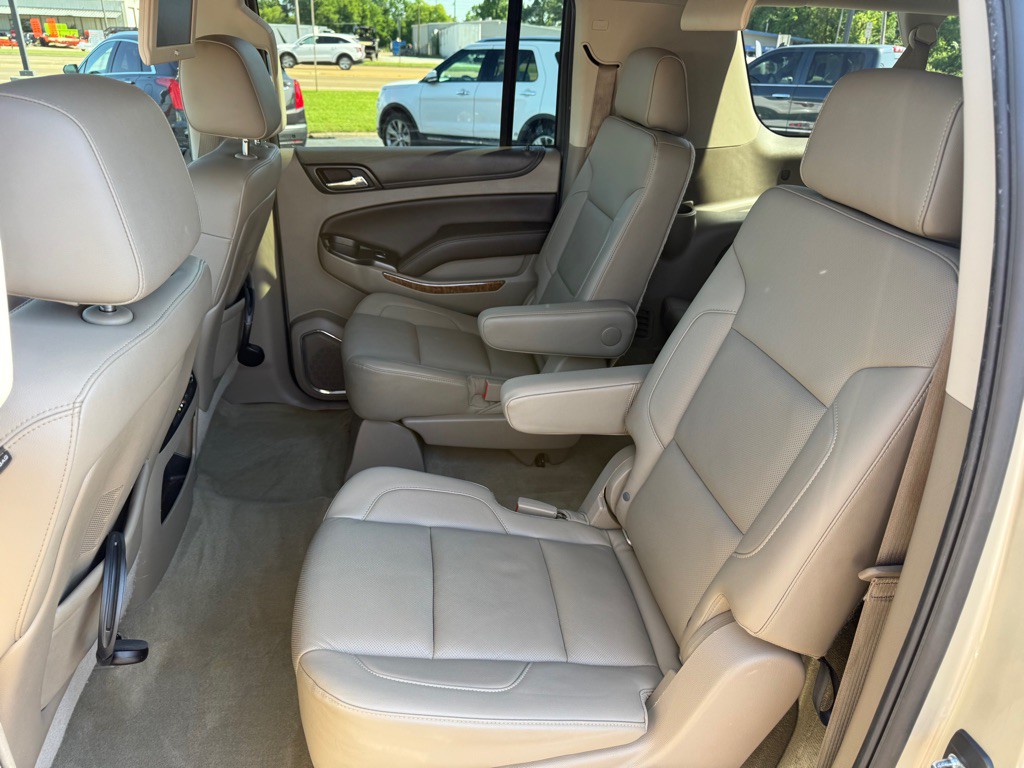 2016 Chevrolet Suburban Image 23