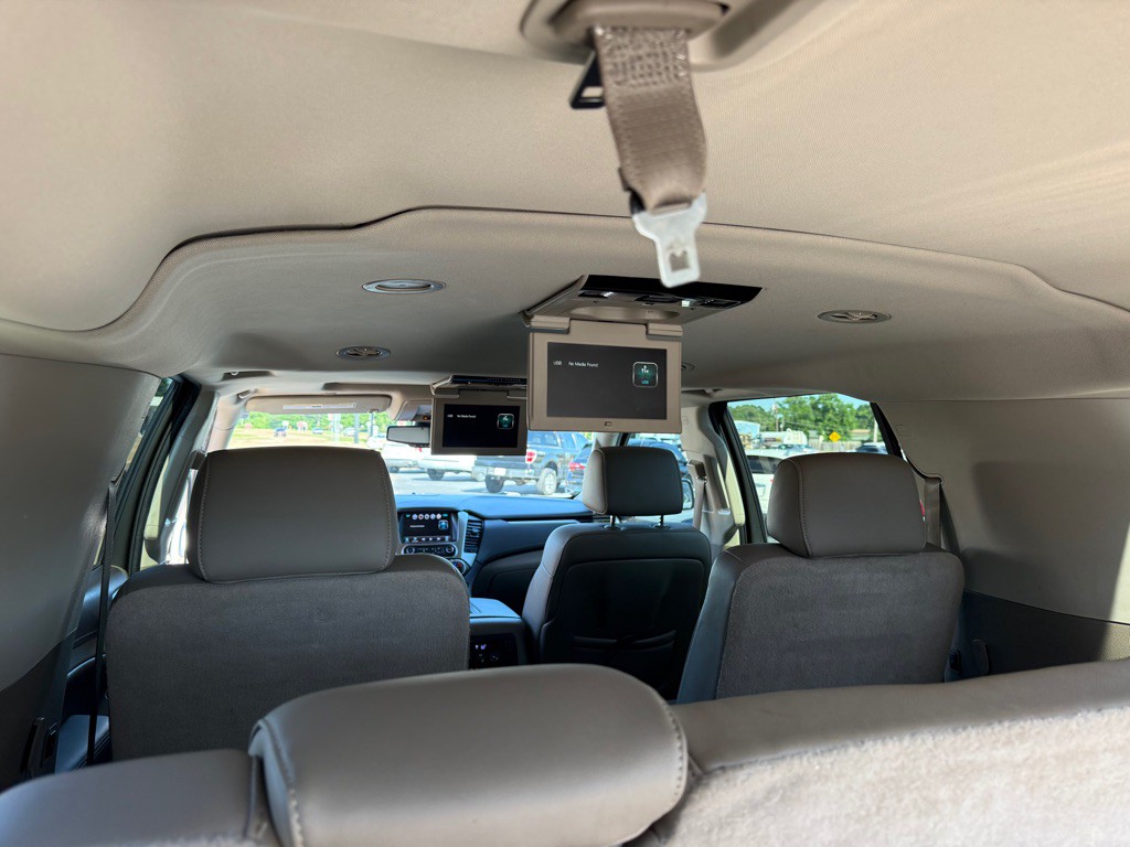 2016 Chevrolet Suburban Image 30