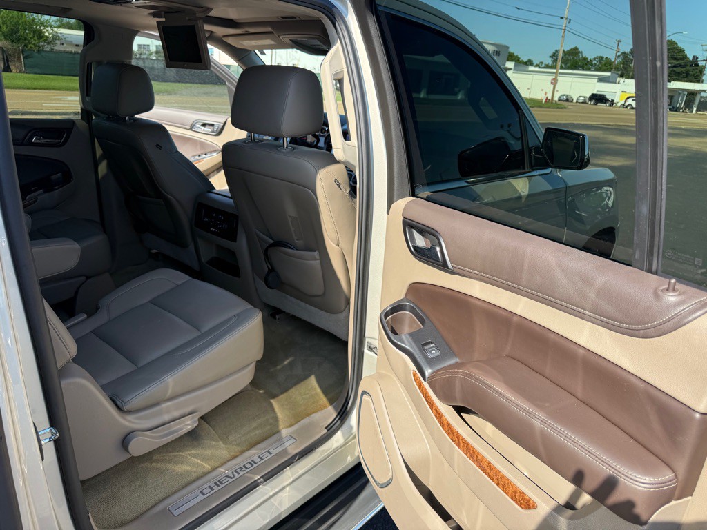 2016 Chevrolet Suburban Image 31