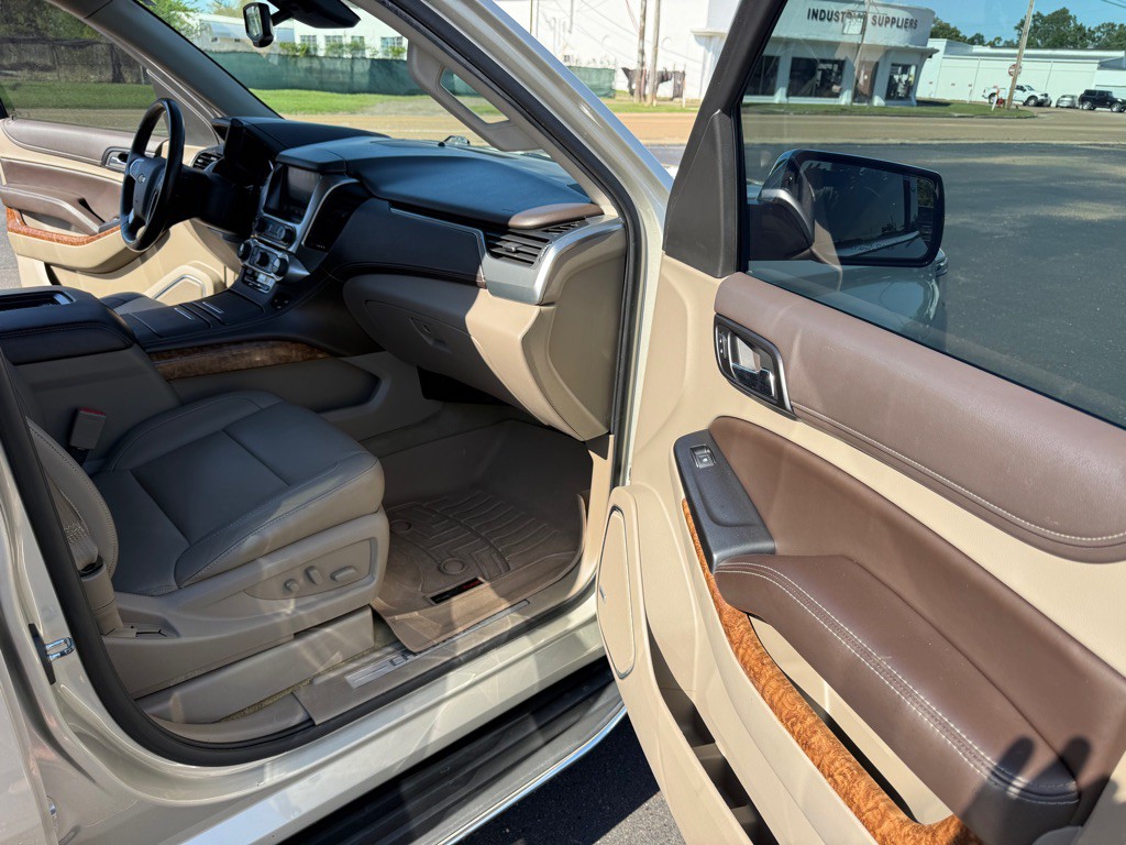 2016 Chevrolet Suburban Image 33