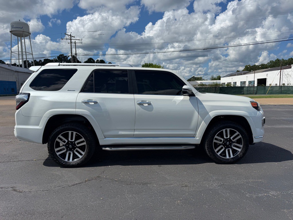 2016 Toyota 4Runner Image 9