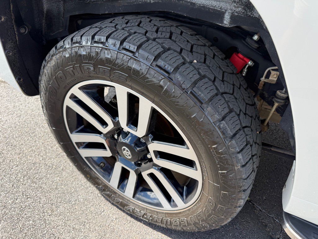 2016 Toyota 4Runner Image 10