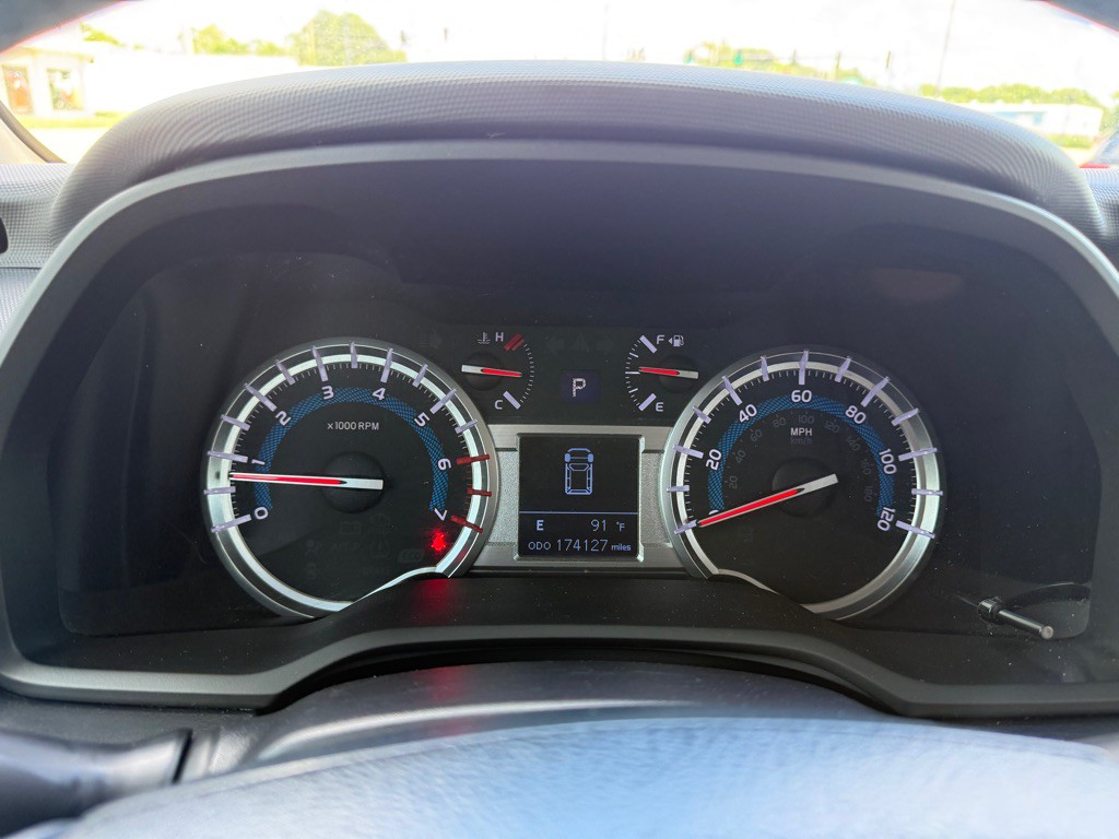 2016 Toyota 4Runner Image 11