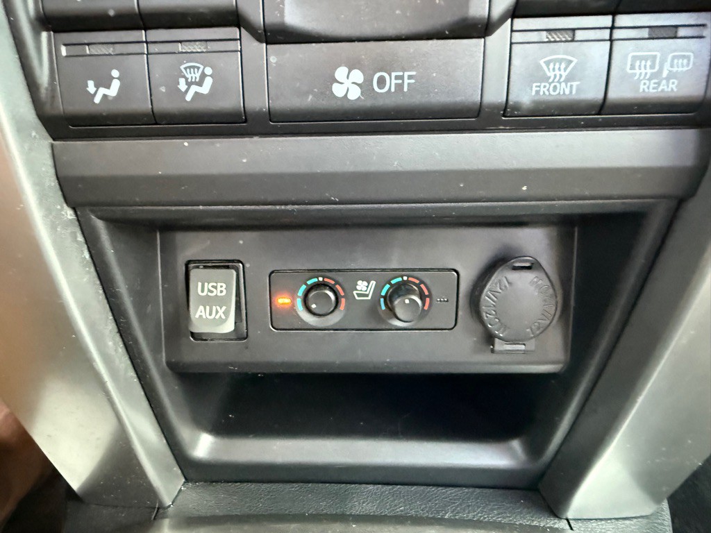 2016 Toyota 4Runner Image 15