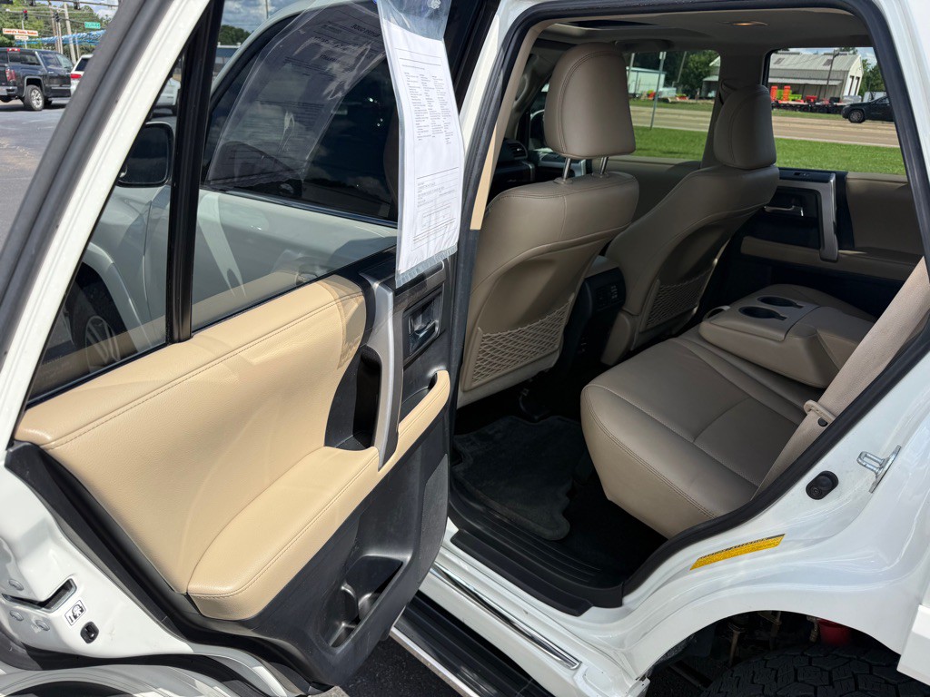 2016 Toyota 4Runner Image 20