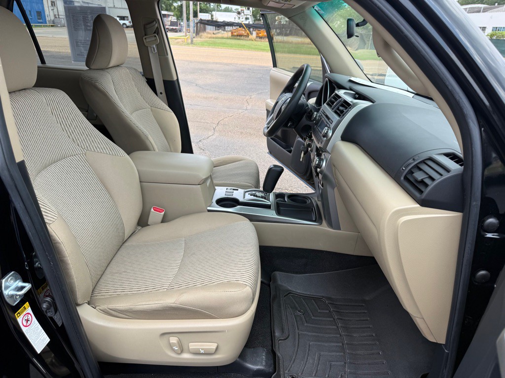 2012 Toyota 4Runner Image 27