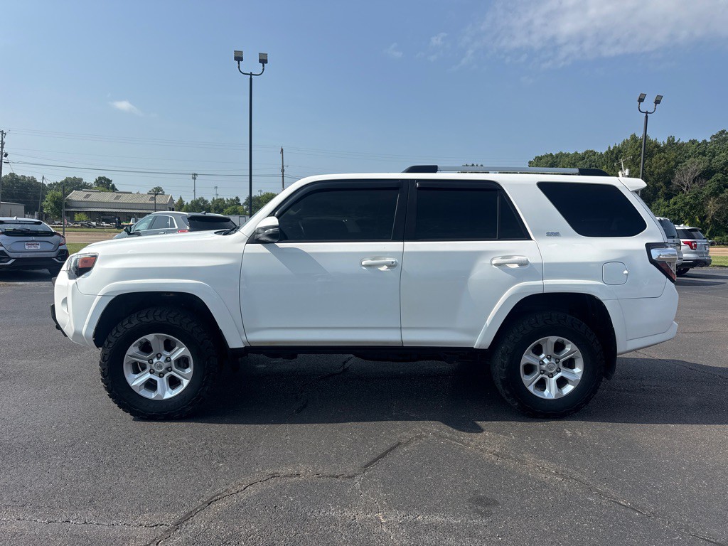 2019 Toyota 4Runner Image 3