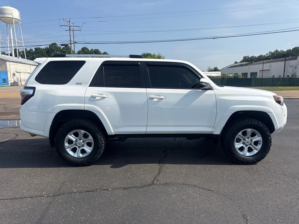 2019 Toyota 4Runner Image 4