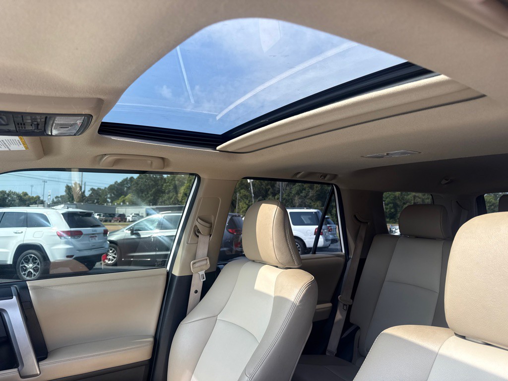 2019 Toyota 4Runner Image 14