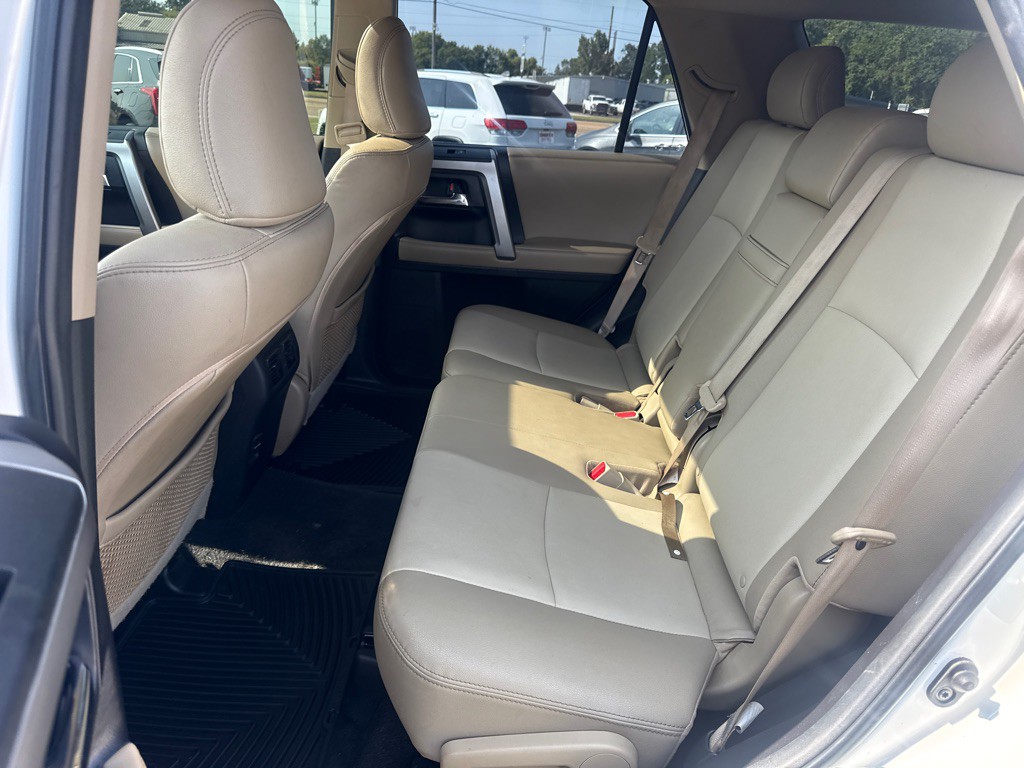 2019 Toyota 4Runner Image 17