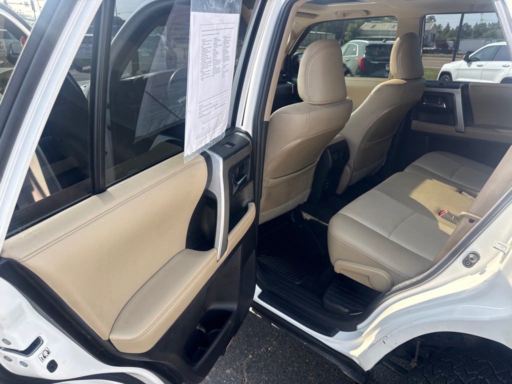 2019 Toyota 4Runner Image 18