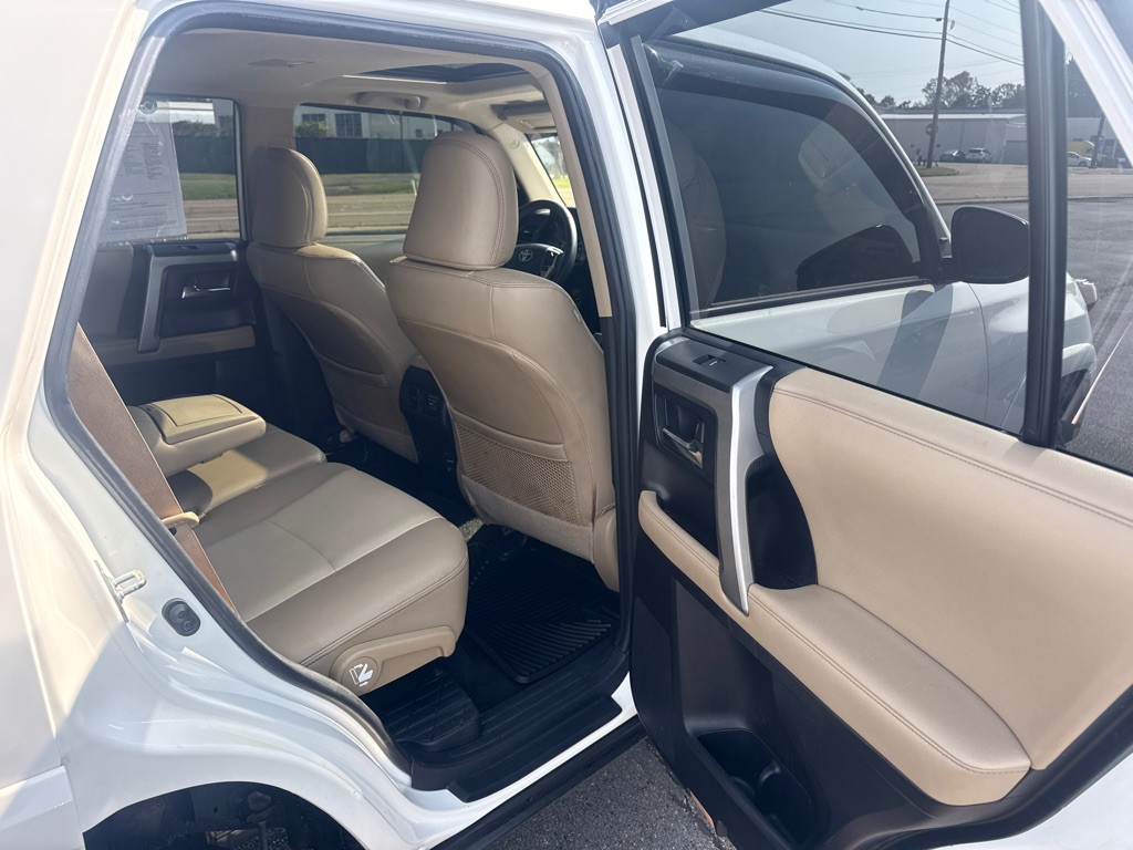 2019 Toyota 4Runner Image 25