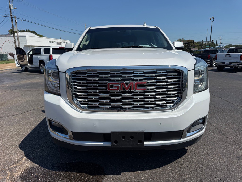 2020 GMC Yukon Image 2