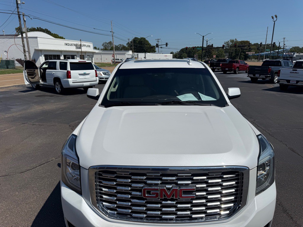 2020 GMC Yukon Image 3