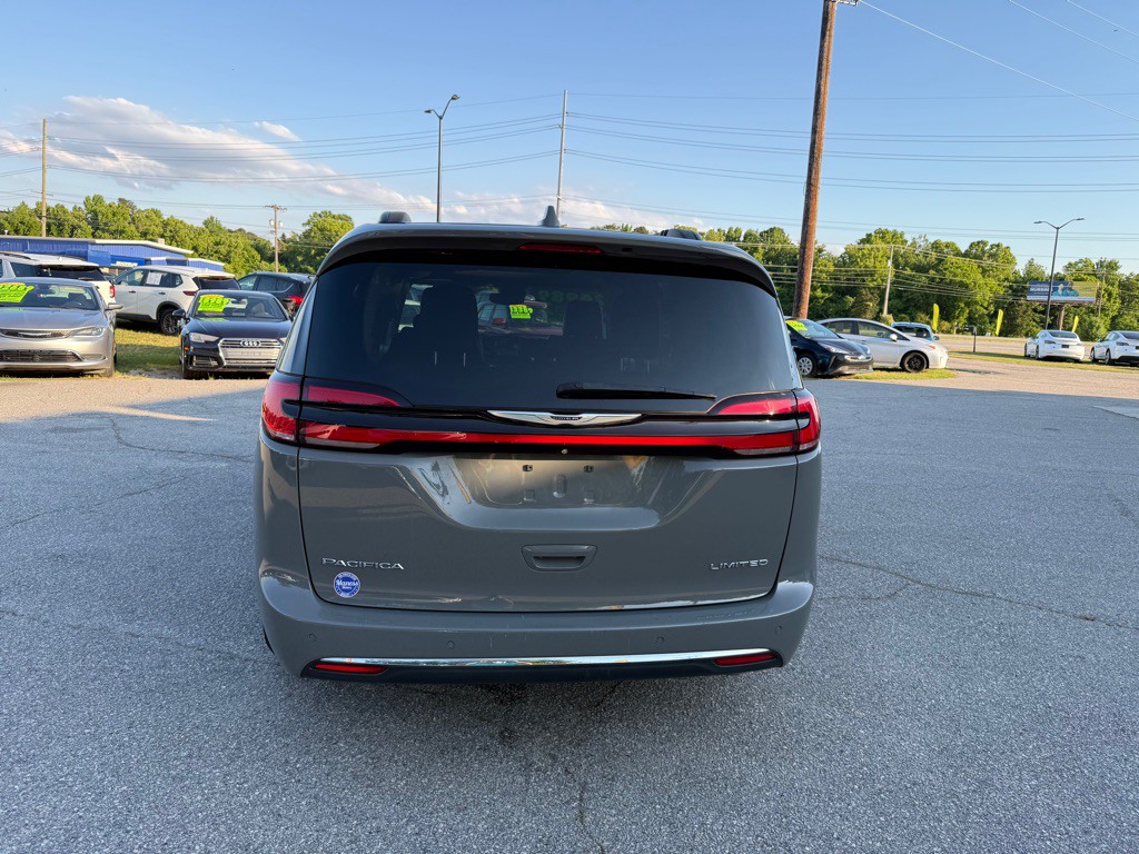 2022 Chrysler Pacifica Image 4