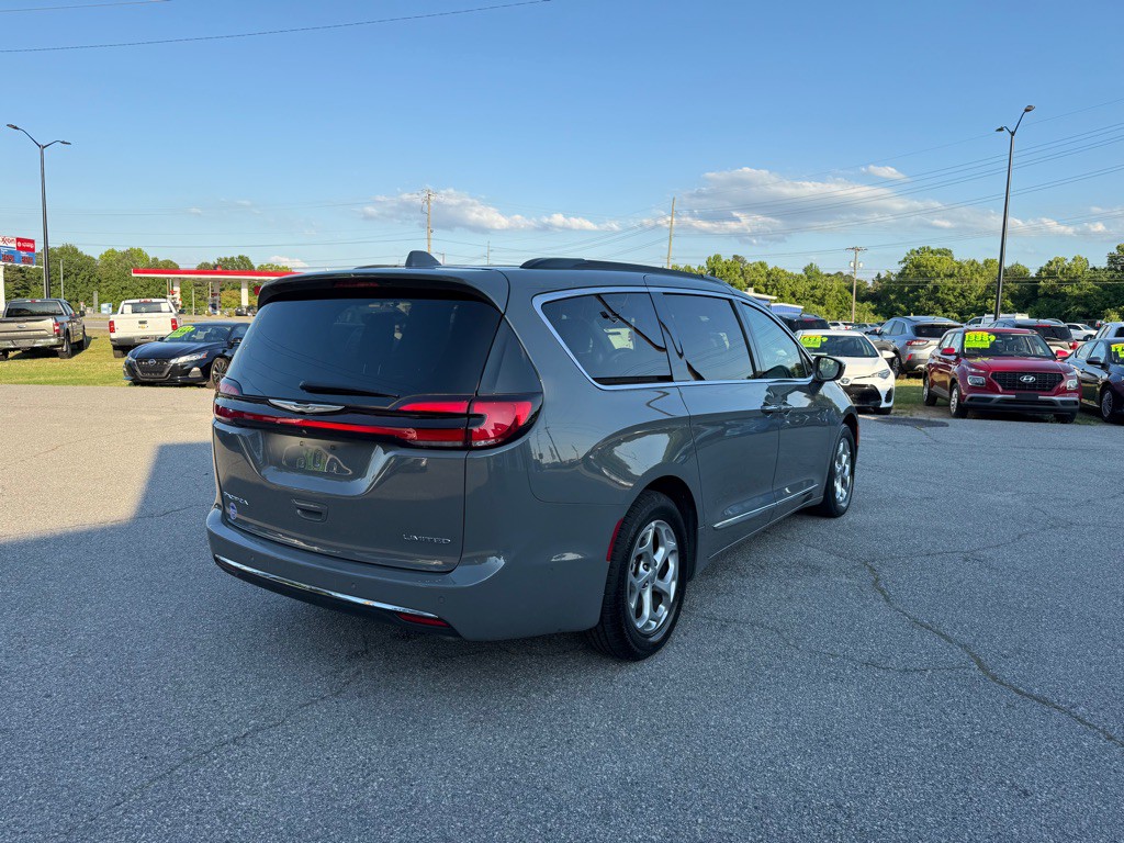 2022 Chrysler Pacifica Image 5
