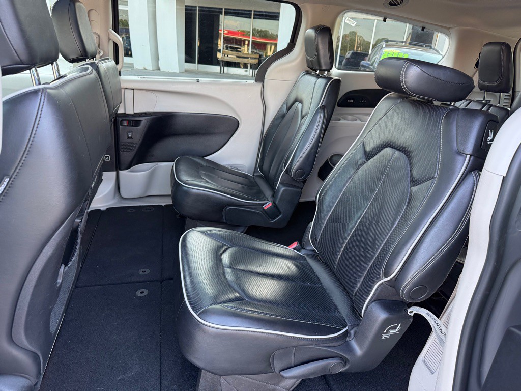 2022 Chrysler Pacifica Image 14