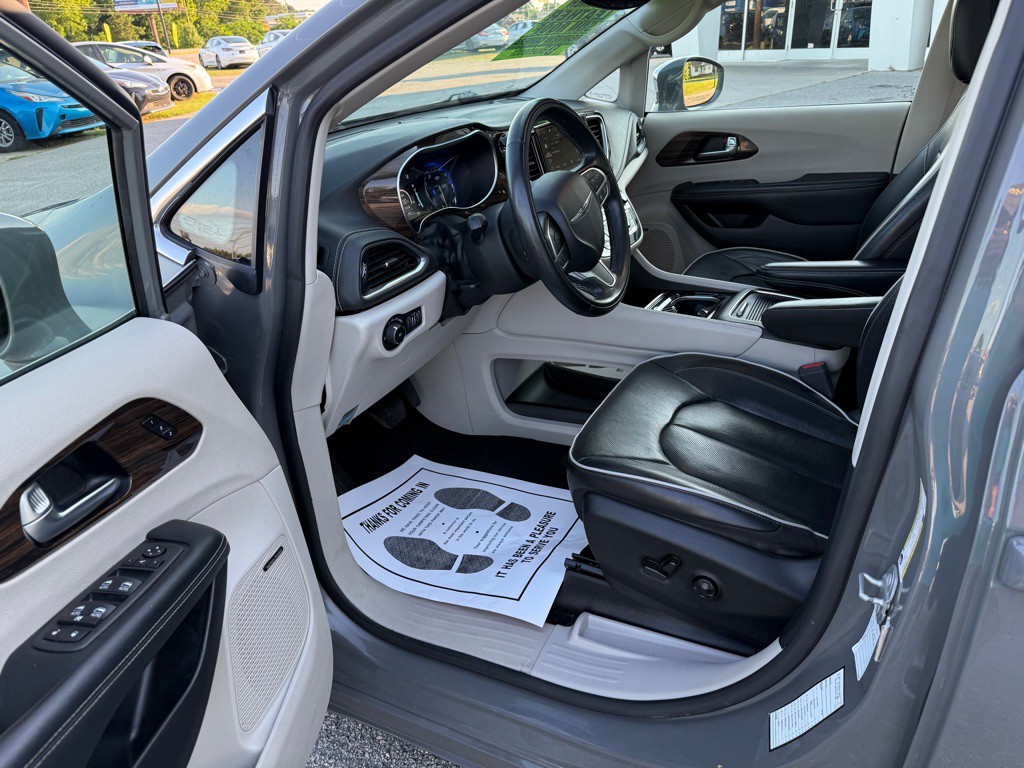 2022 Chrysler Pacifica Image 15
