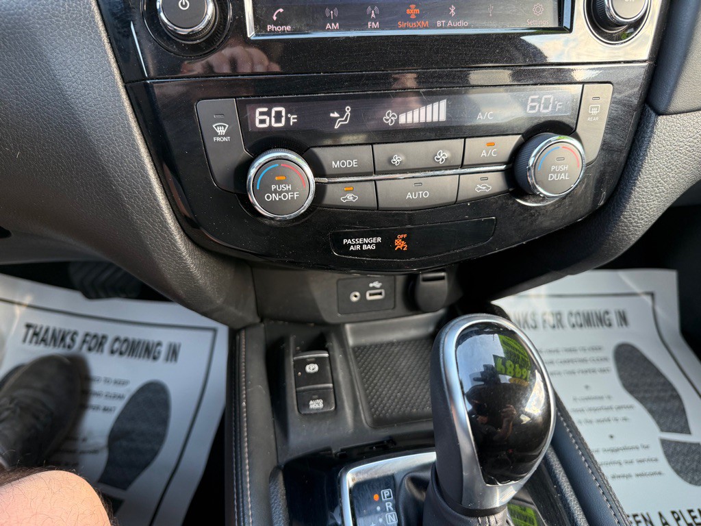 2019 Nissan Rogue Image 17